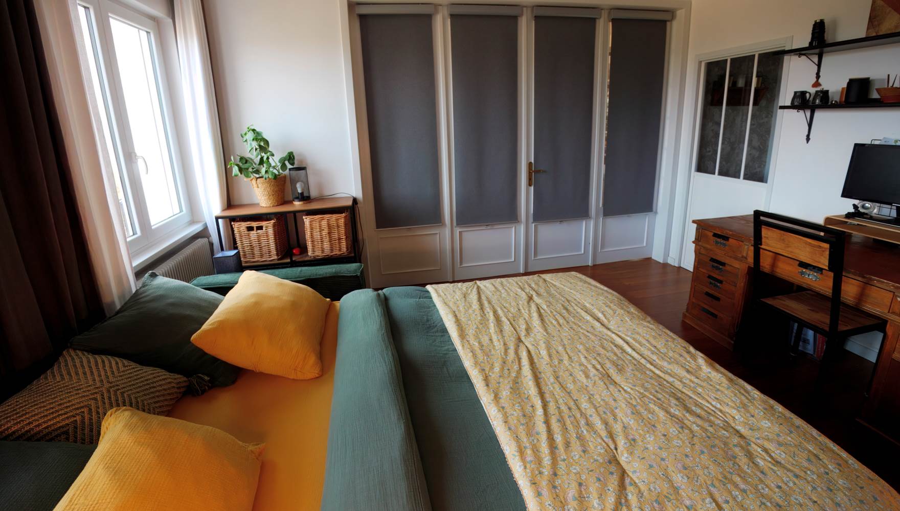 chambre avec les portes ocultées