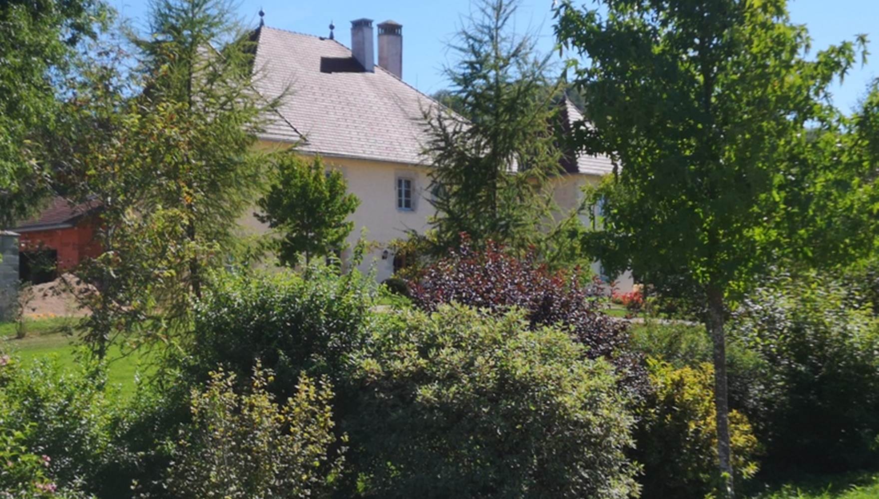 Explorez notre parc et laissez-vous porter par la détente au Relais des Deux Tours