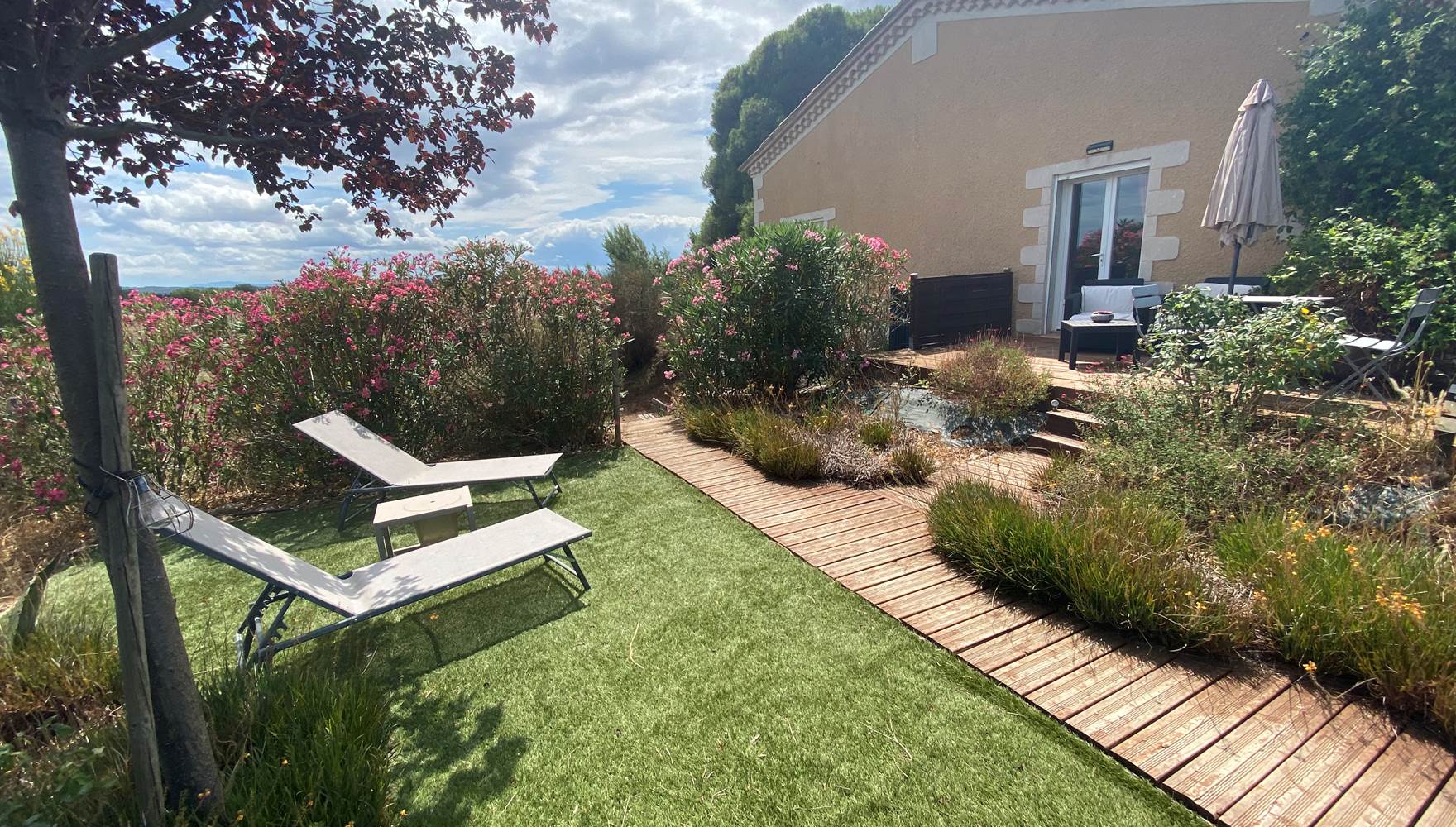 Un petit solarium avec bain de soleil pour vous seuls
