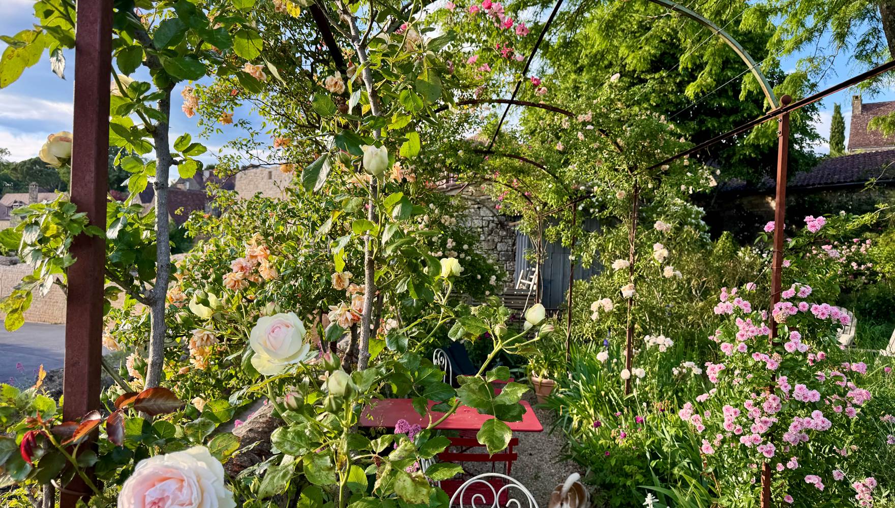 Jardin avec vue panoramique sur la vallée