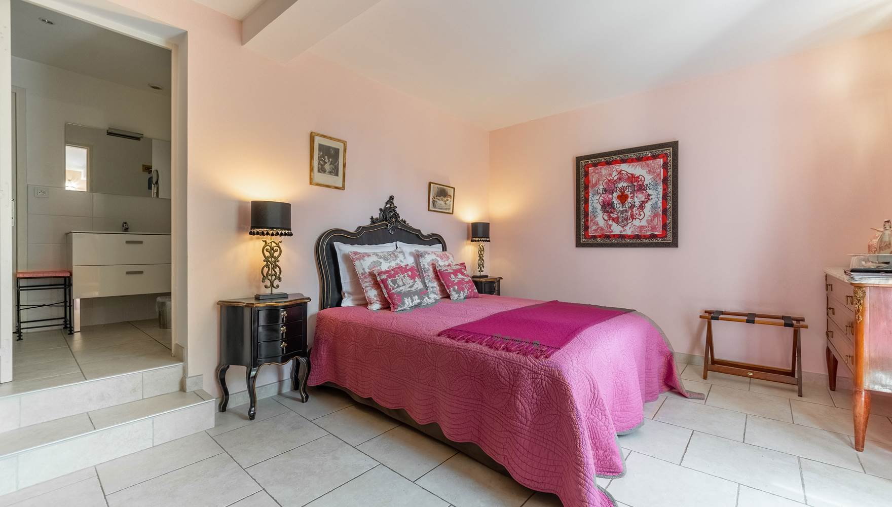 Mas-de-Martinet-chambre-Arles