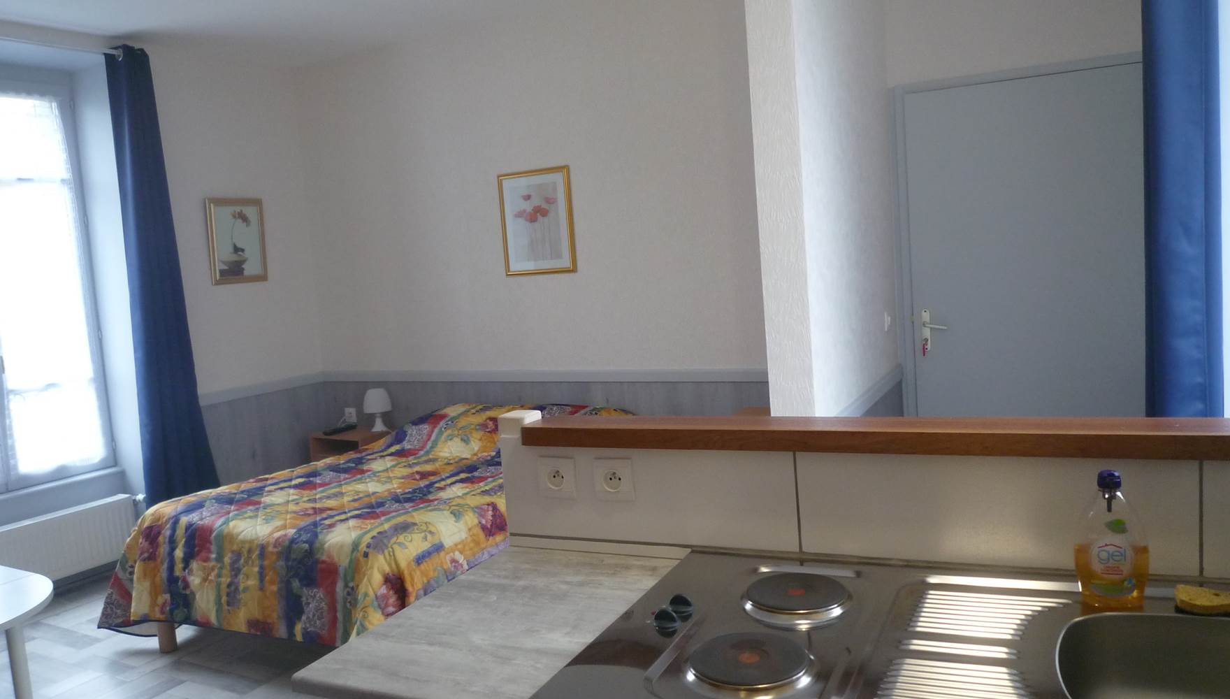 Chambre meublée N° 8