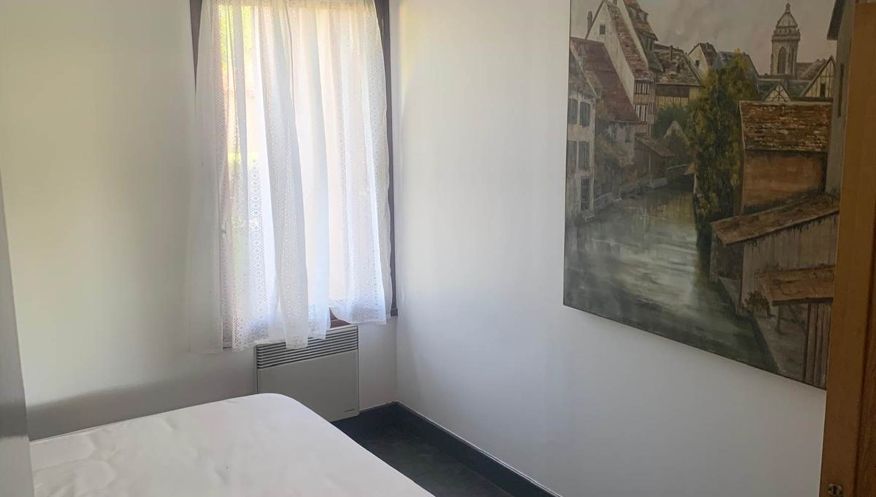 lepetitbois46_Leyme_ModernC_chambre éclairée double _Gîte 10