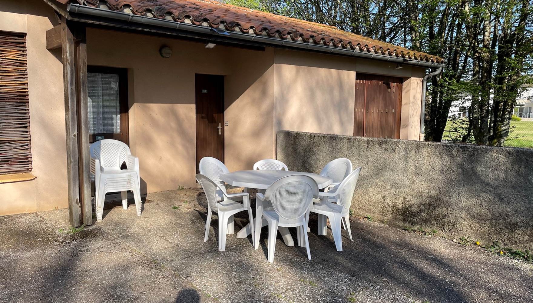 lepetitbois46_Leyme_Gi^te Colo_terrasse