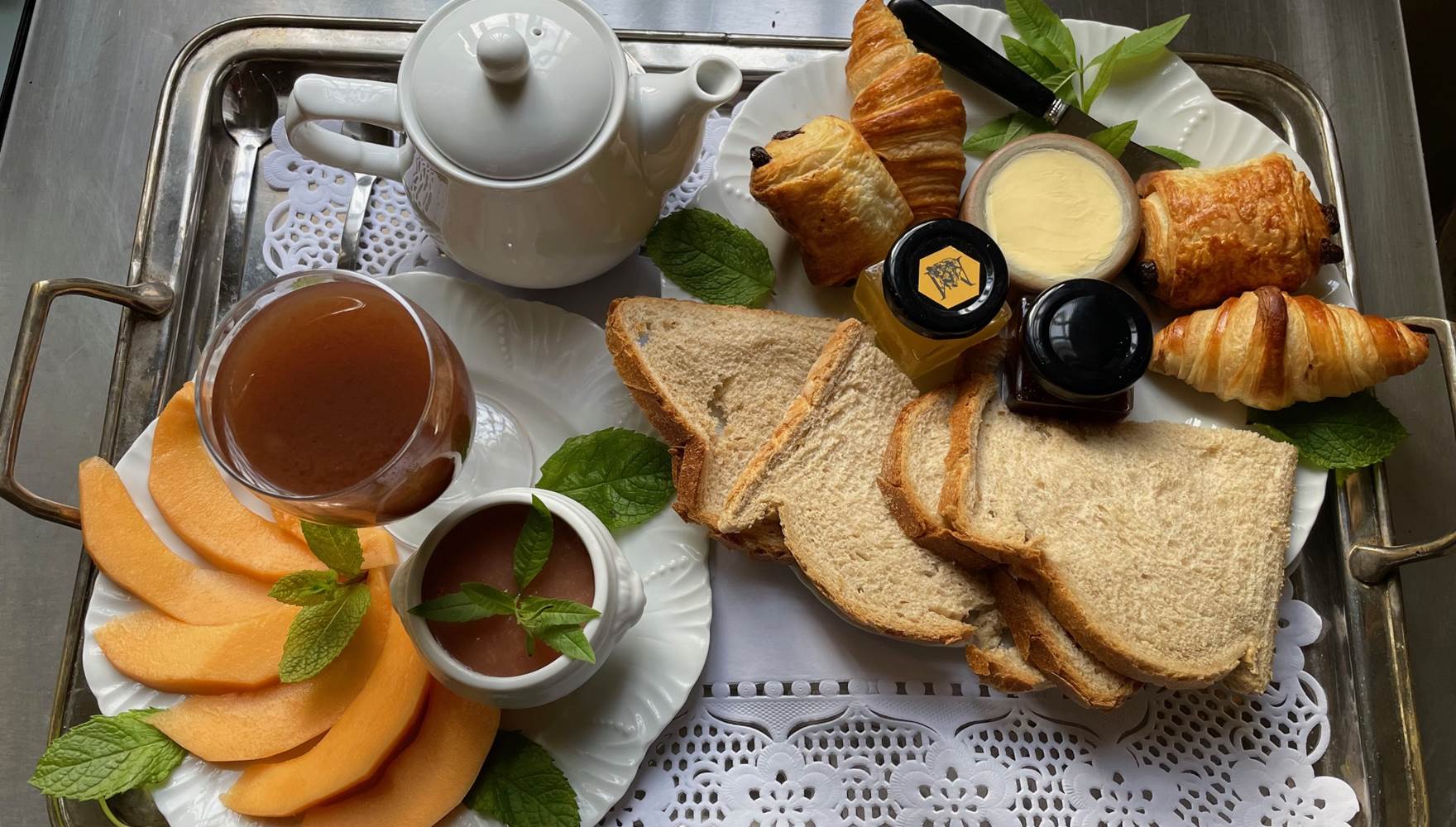 Plateau petit déjeuner - photo non contractuelle