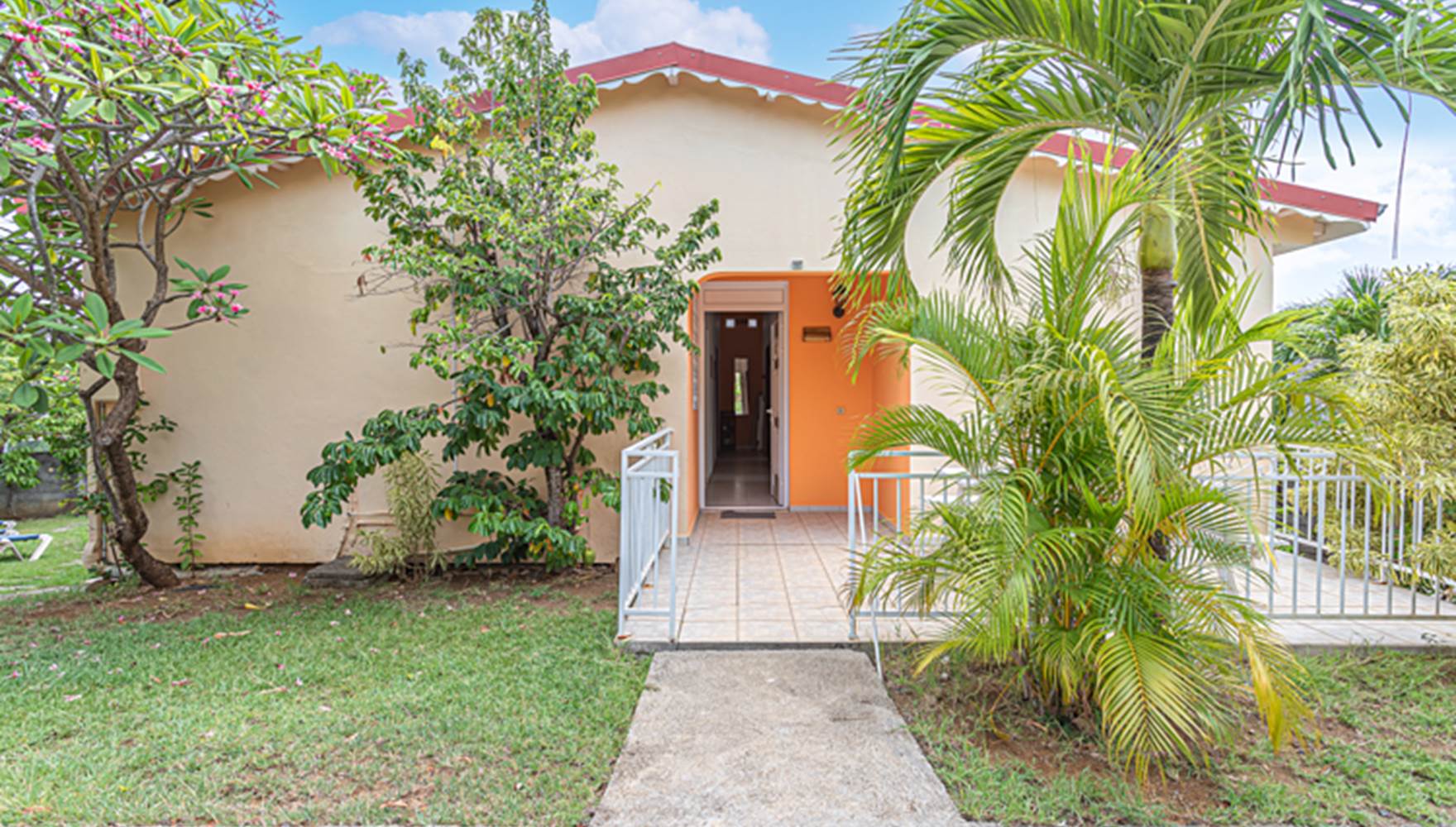 Gite Bougainvillier Deshaies Guadeloupe