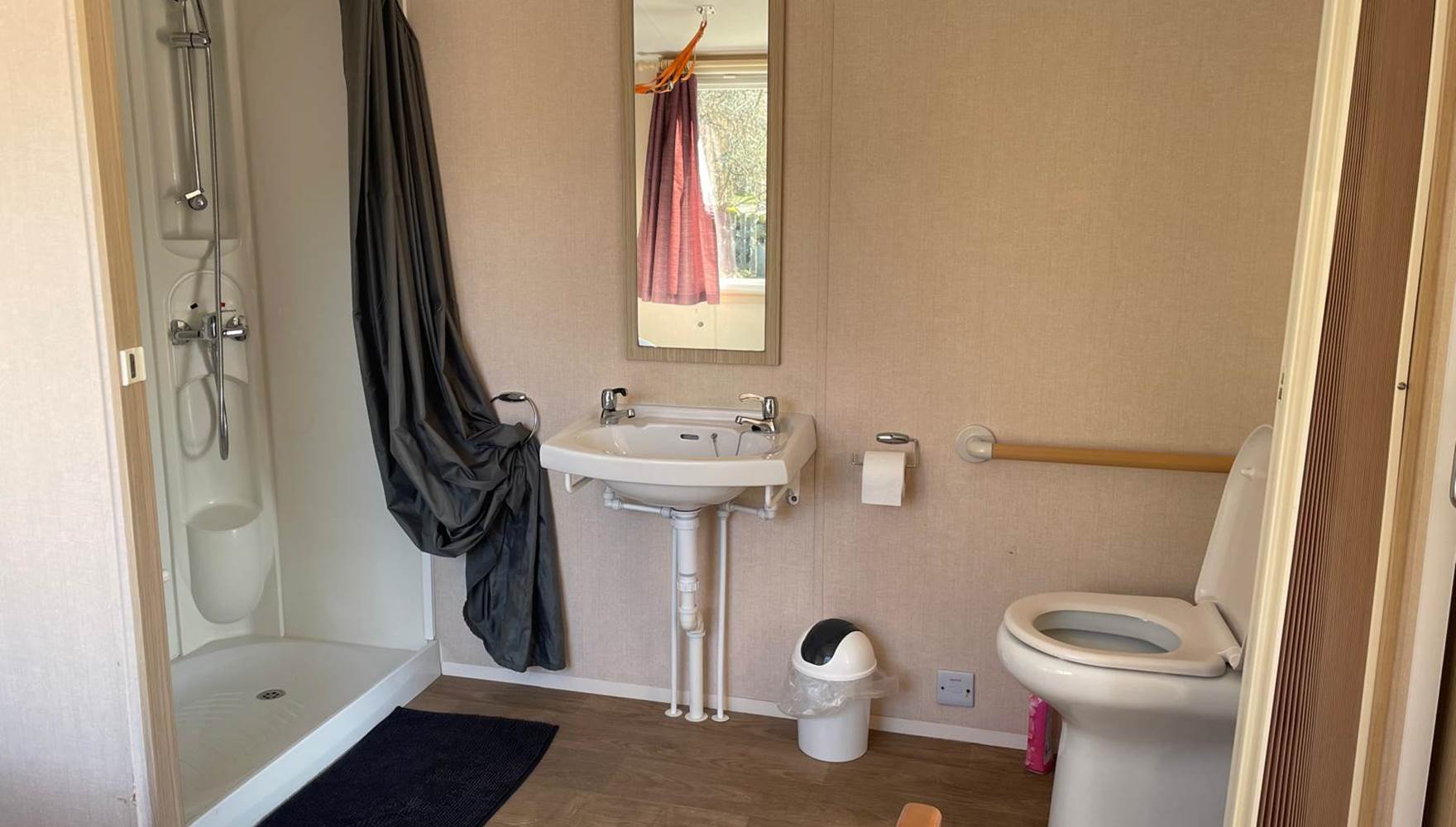 Mobil-home douche et WC