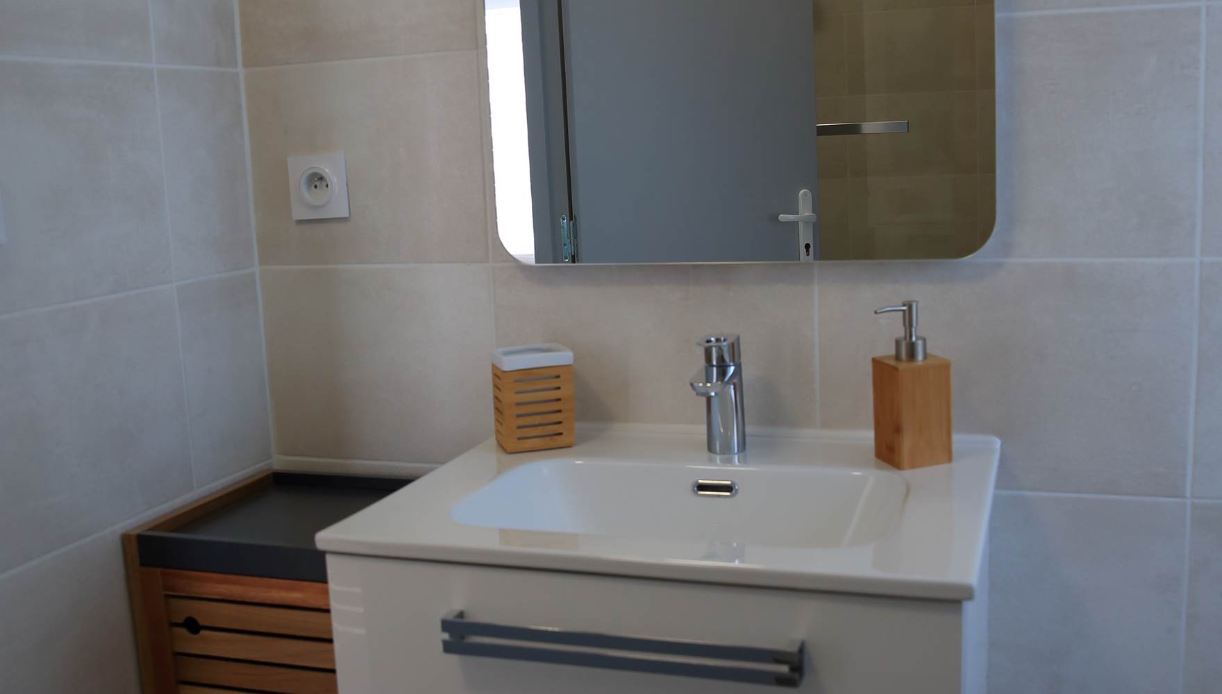 salle de bain - dans la grande chambre double Grive