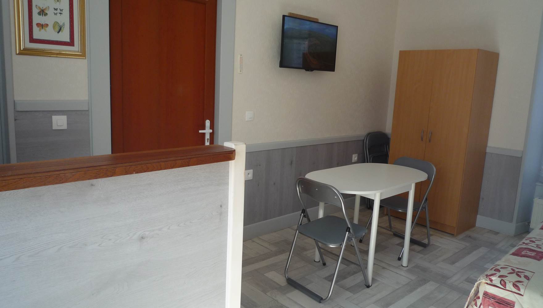 Chambre meublée N° 8