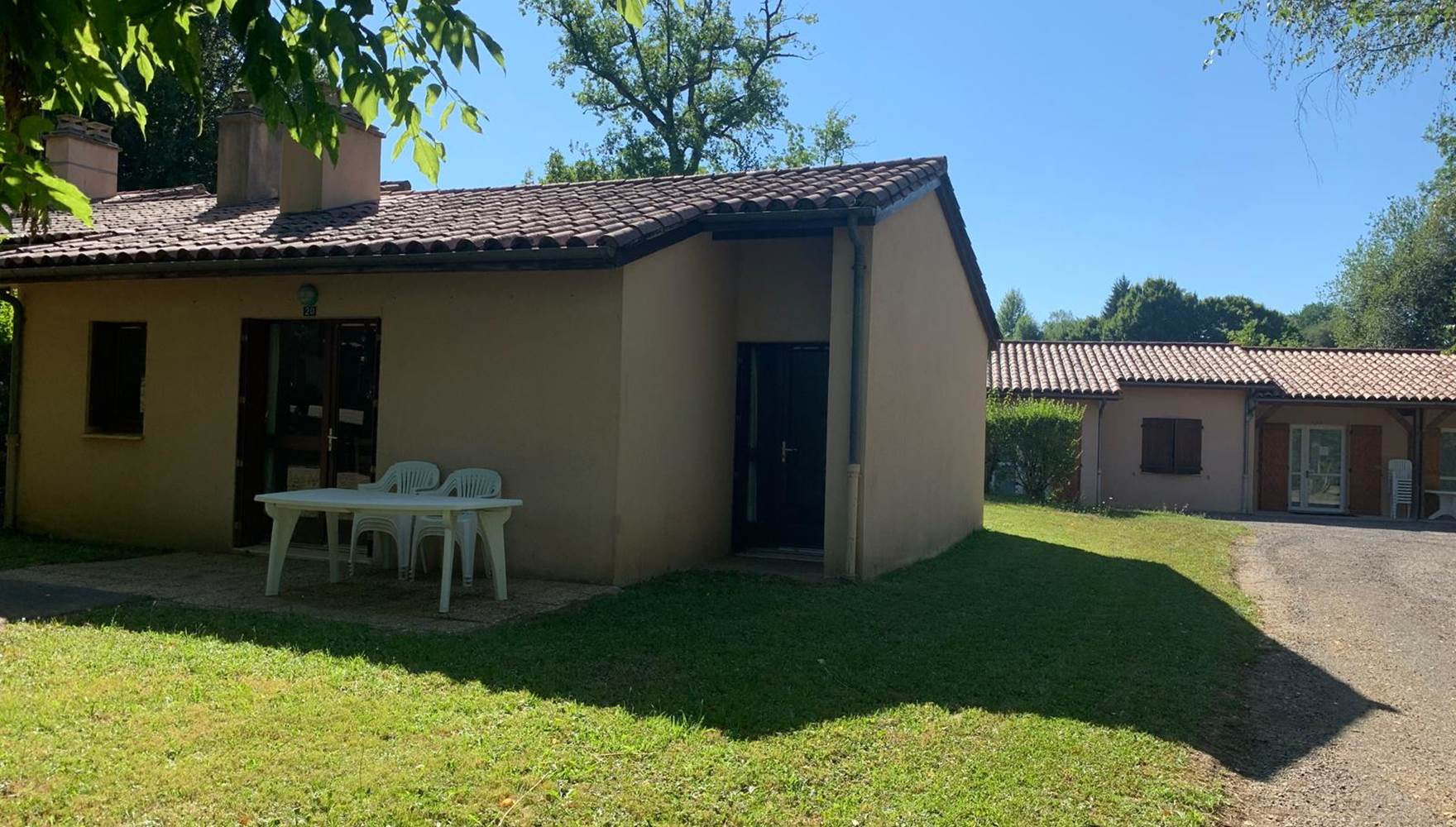 lepetitbois46_Leyme_Vintage Family_terrasse_Gîte 20