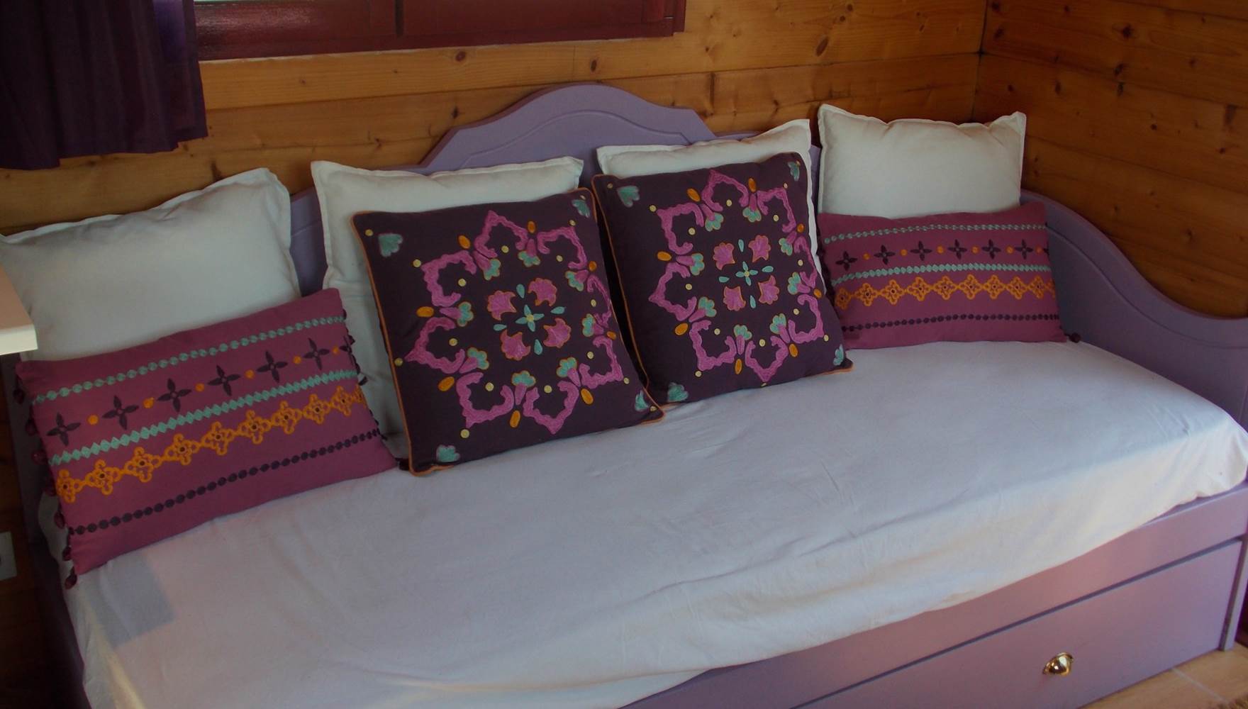 Domaine du Gué du Roi Roulotte du Gué du Roi Canapé Lit