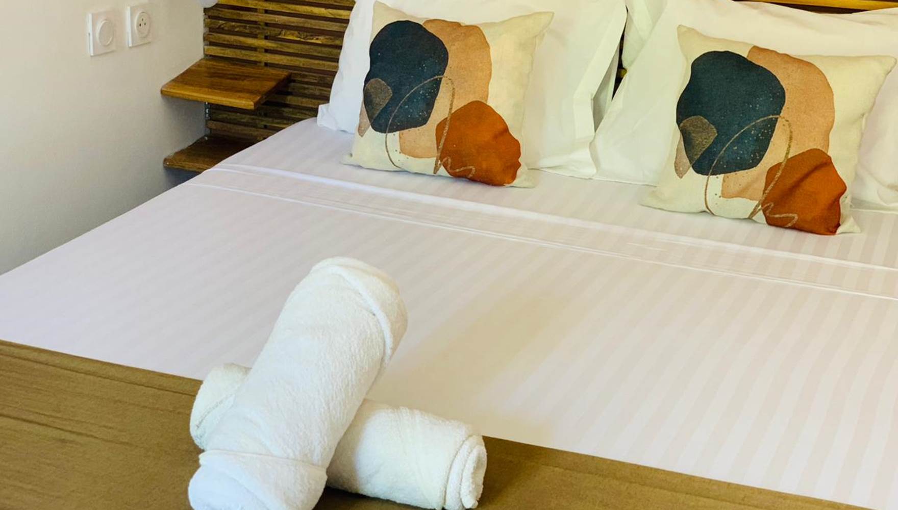 Studio - Lit détails