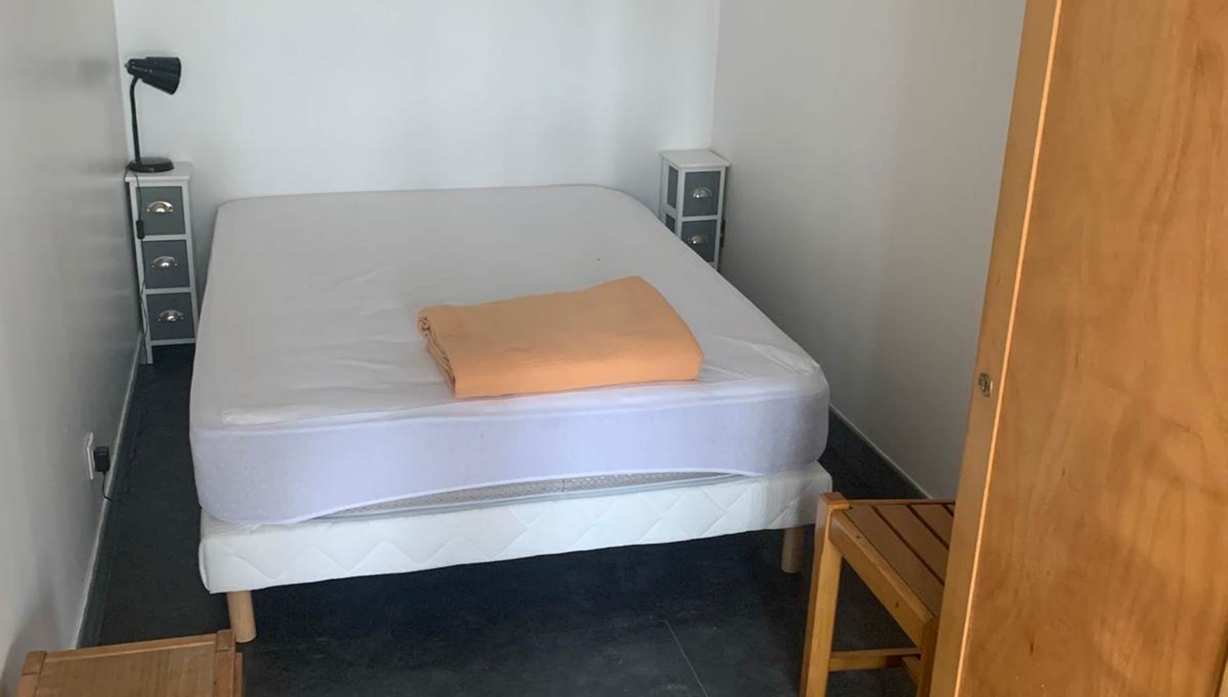 lepetitbois46_Leyme_ModernC_chambre éclairée double_ Gîte 11