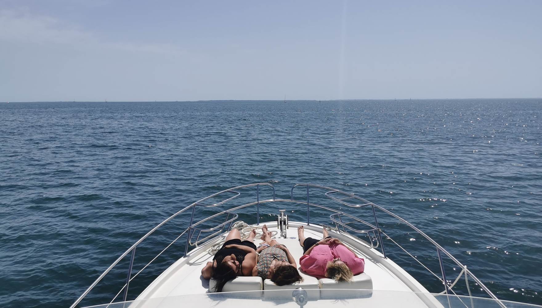 Bains de soleil du yacht
