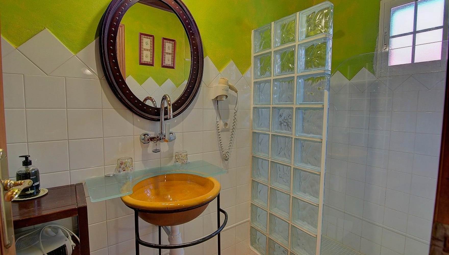 El Miserat badkamer-douche