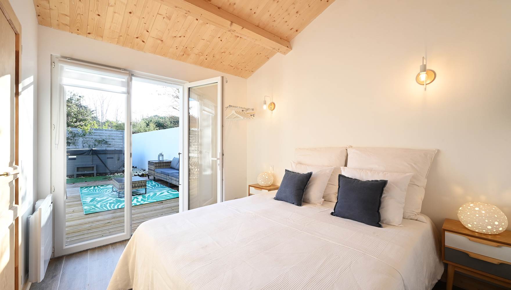 CHAMBRE CÔTÉ TERRASSE