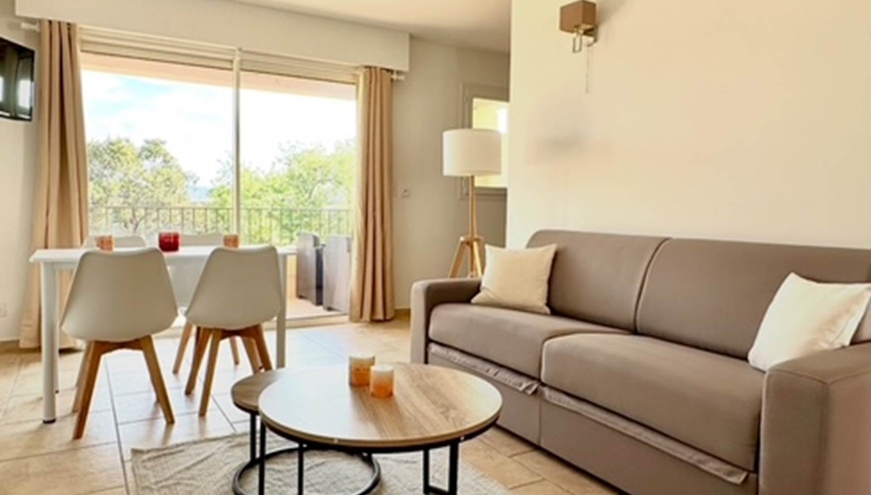 Domaine Lou Bel Azur- Le salon