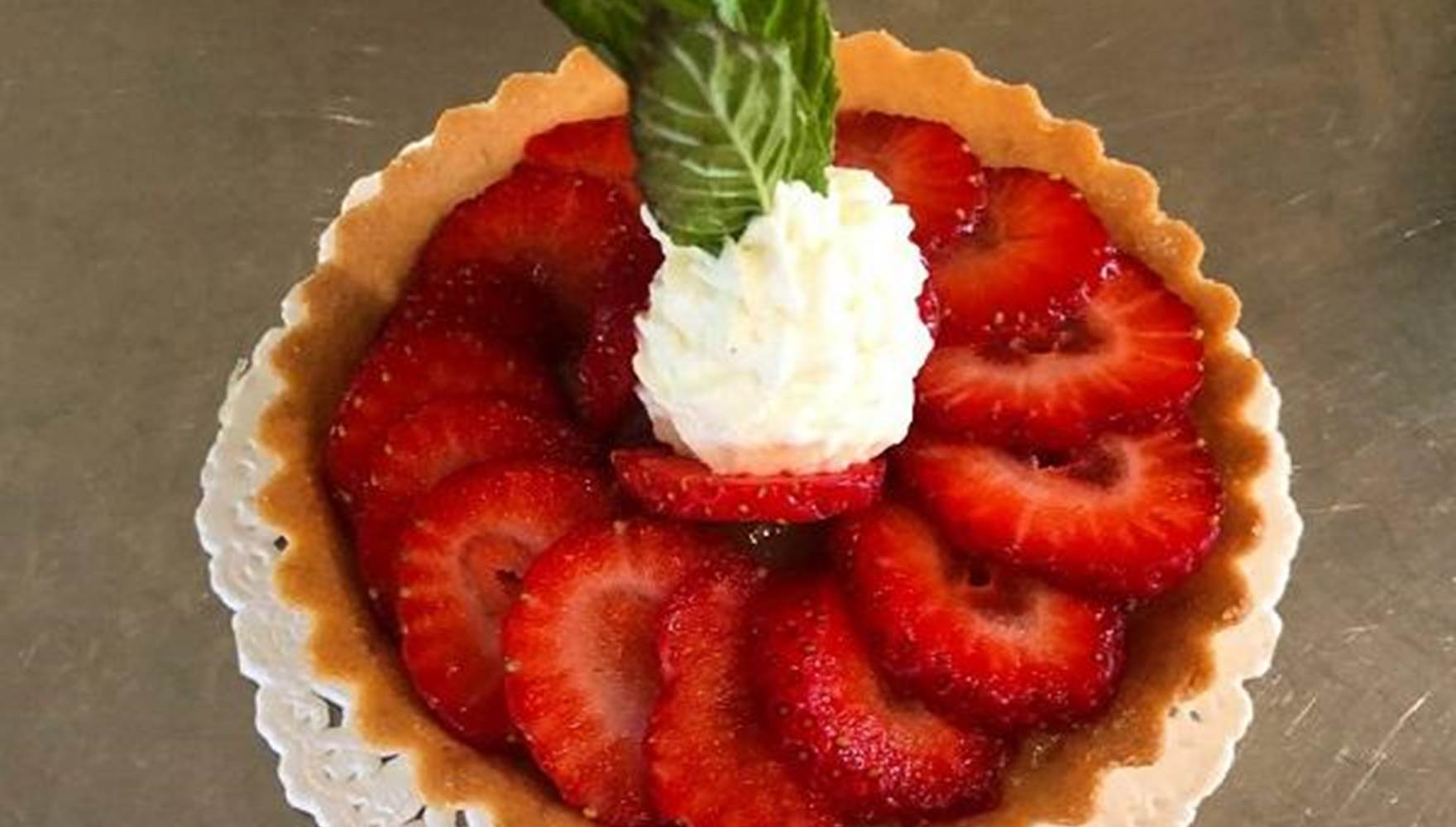 TARTE AUX FRAISES - RHUBARBE