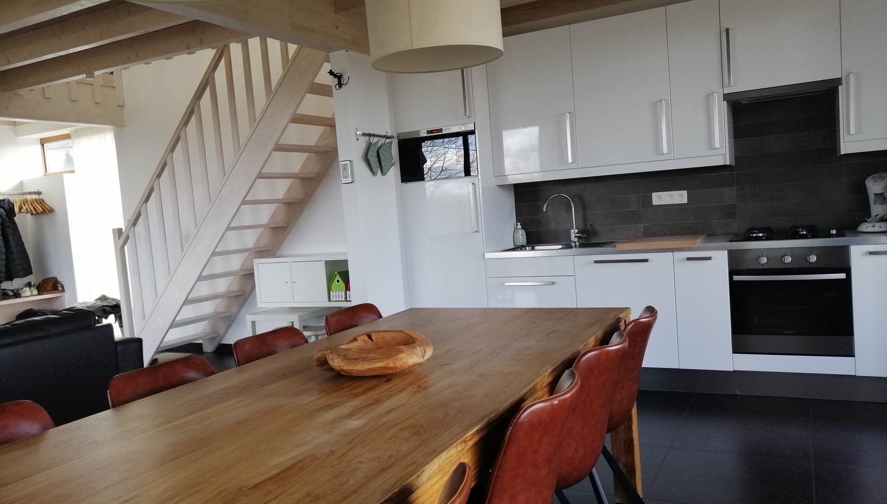 salle à manger et cuisine