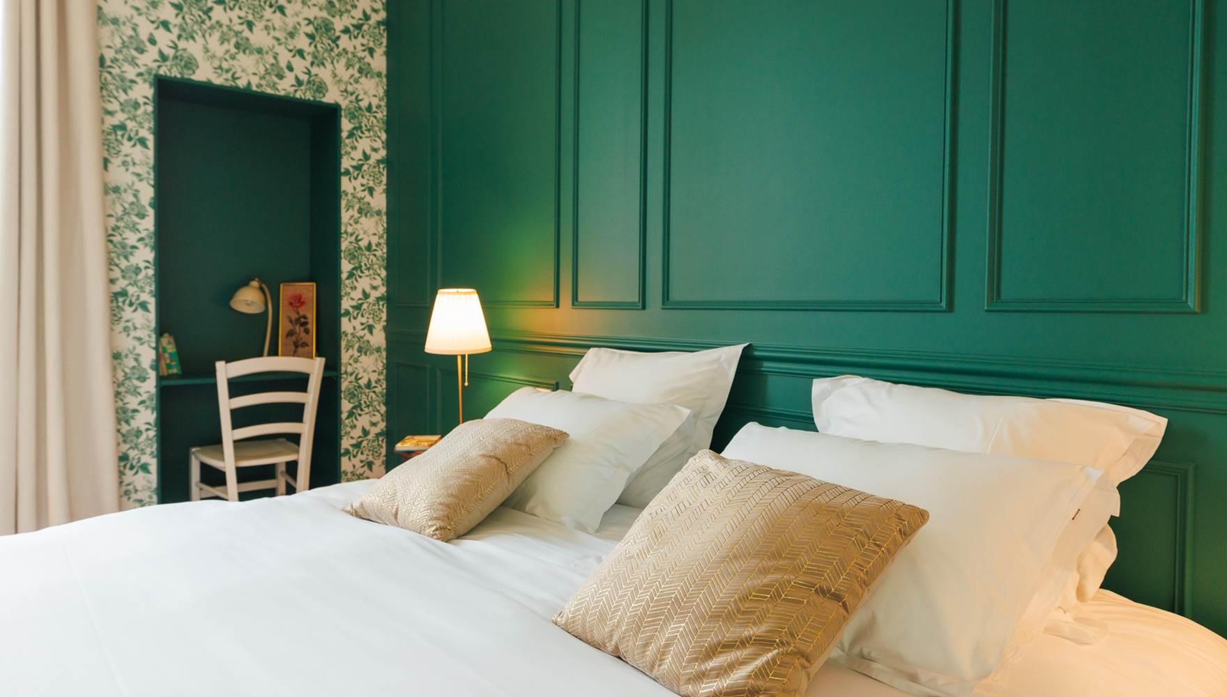 Chambre verte tête de lit gite de charme Le Quatre Feuilles proche Puy du Fou