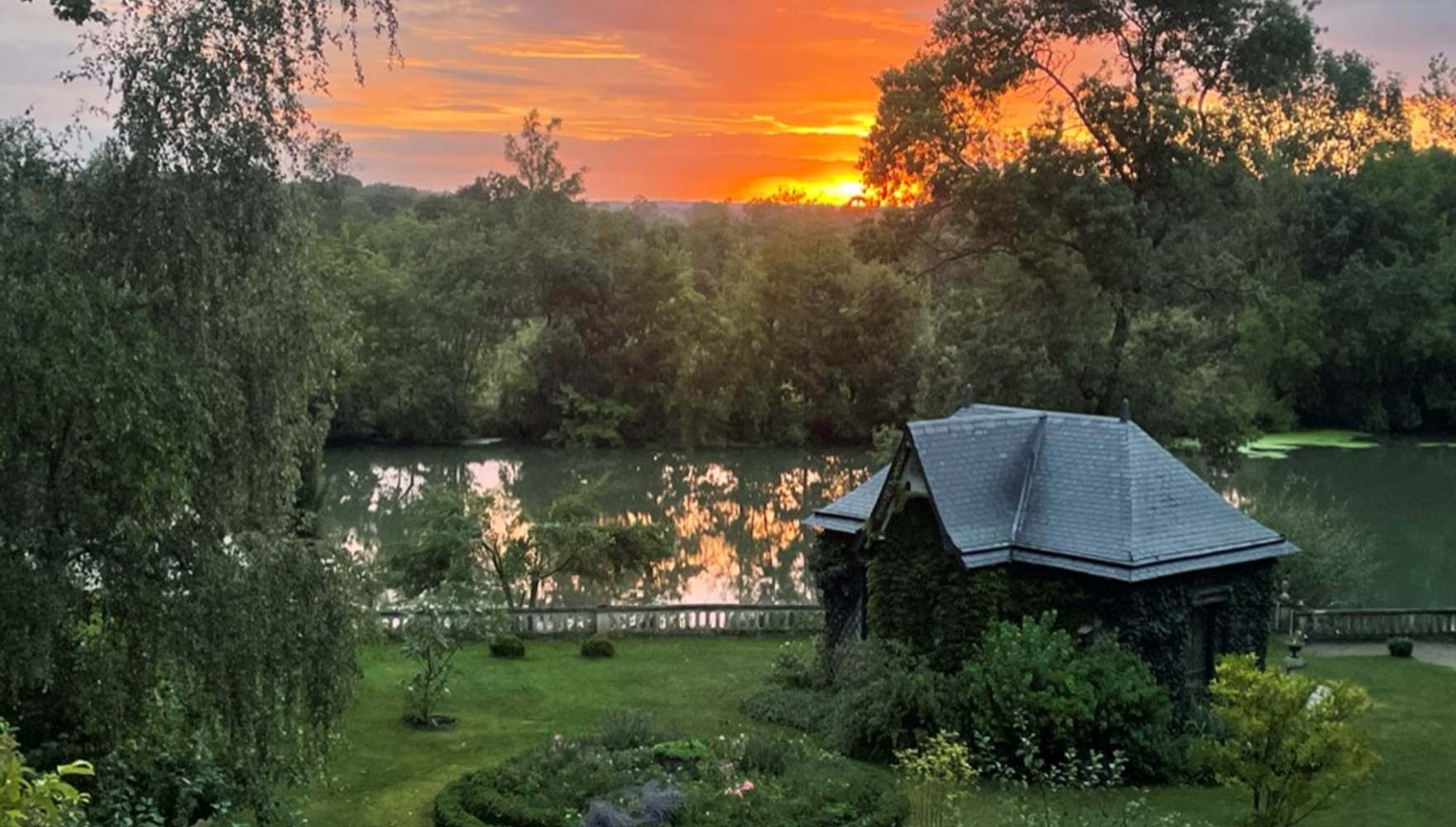 gite de charme-coucher du soleil