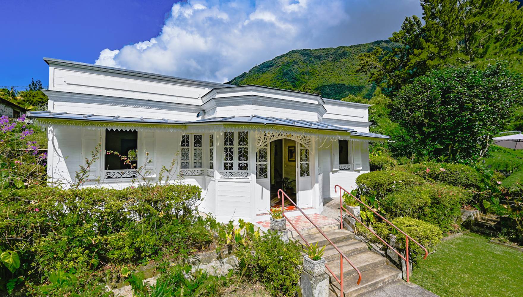 villa-blanche-location-vacances-hell-bourg-salazie-la-reunion-974 (2 sur 2)