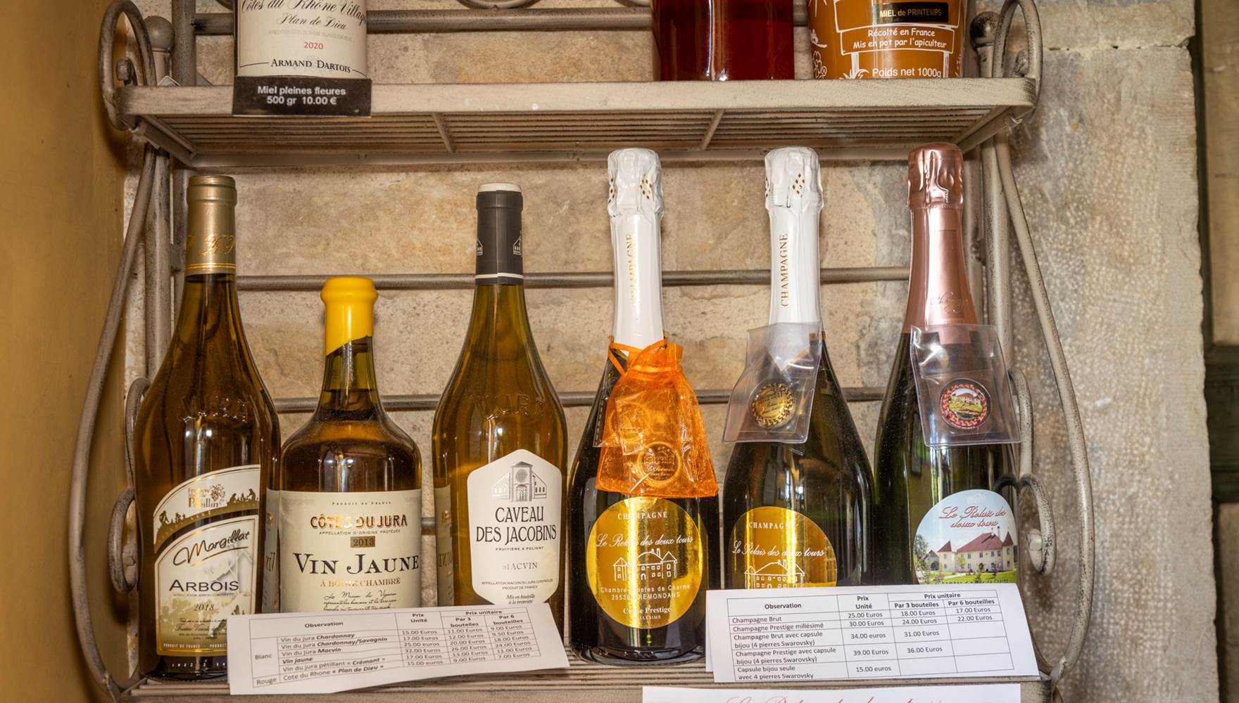 Découvrez nos produits en vente  exclusive au Relais des Deux Tours