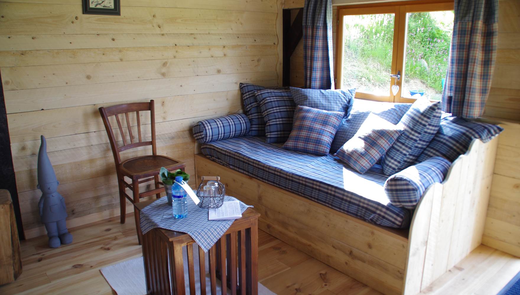 chaumiere aux lutins coin salon