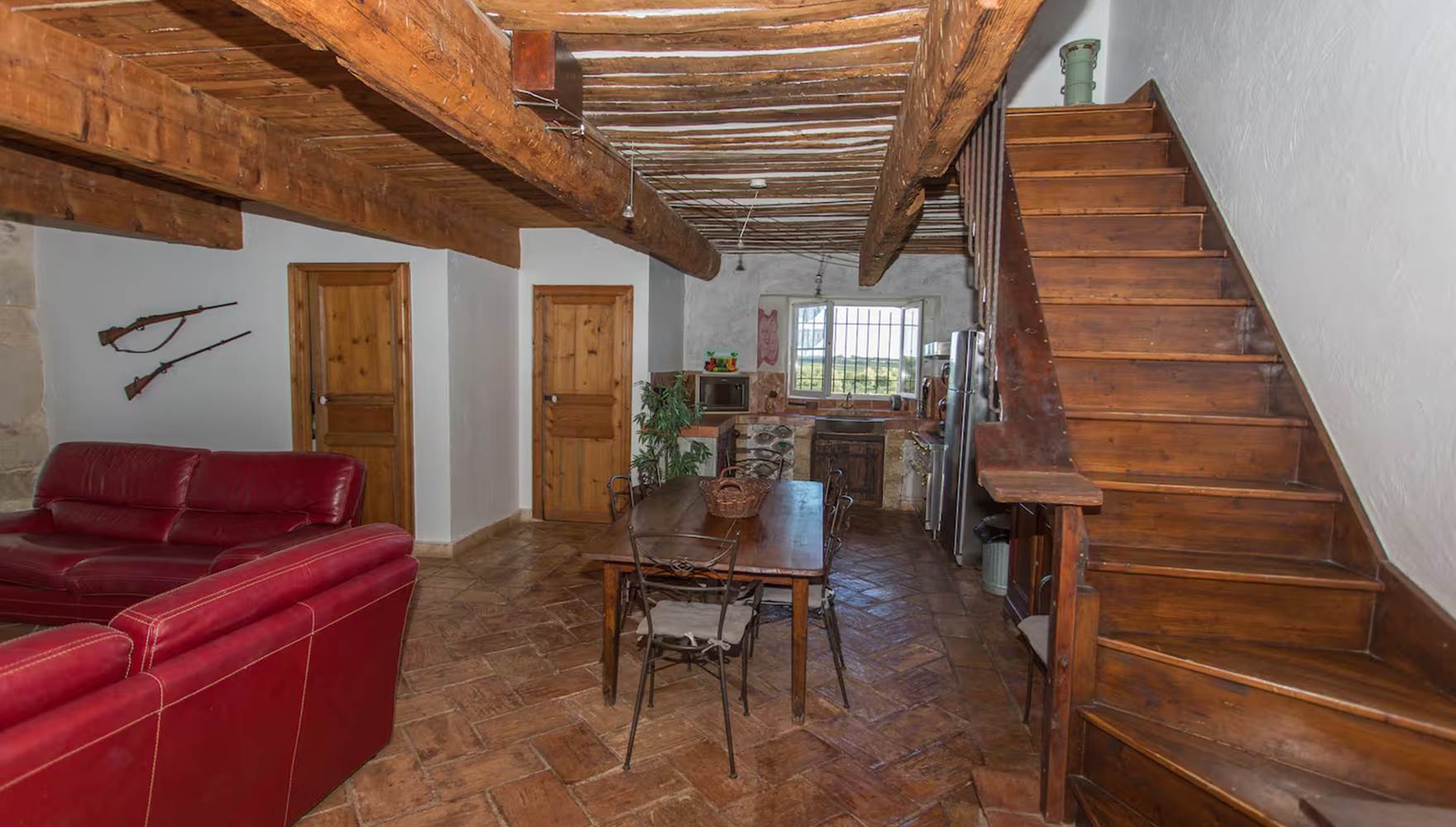 Salon lumineux et spacieux