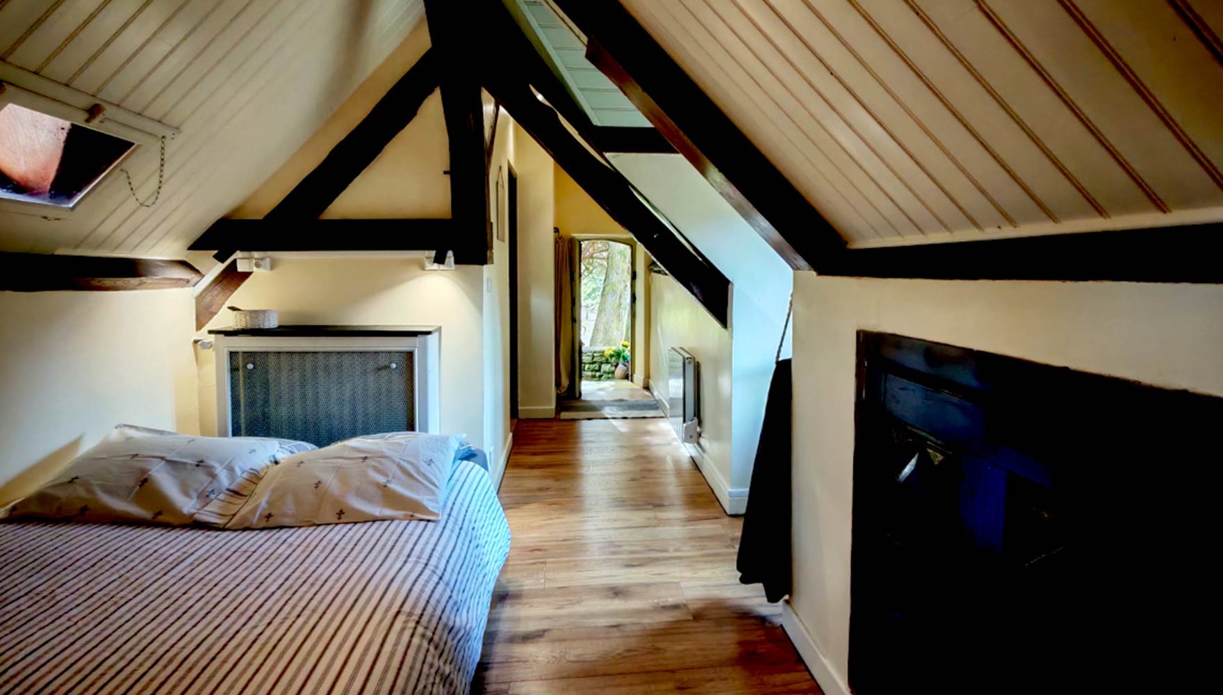 Intérieur Studio Vert d'Eau. Bonfarto Locations en Périgord Noir