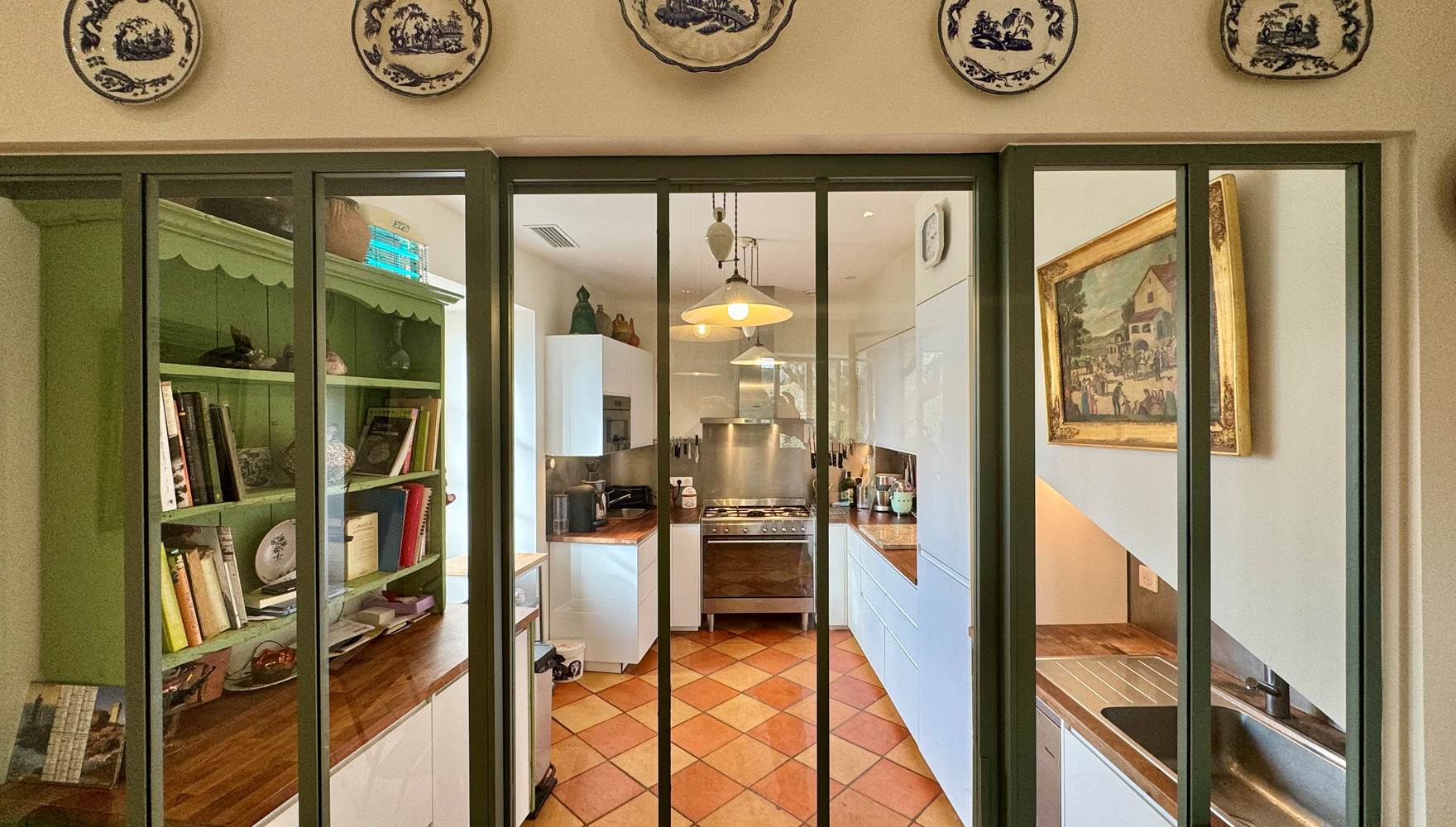 La cuisine très bien équipée