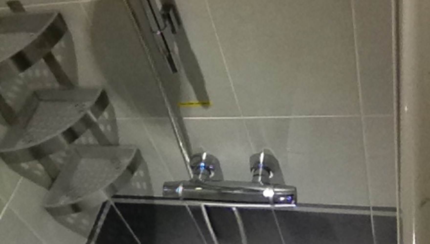 Salle de douche n°1