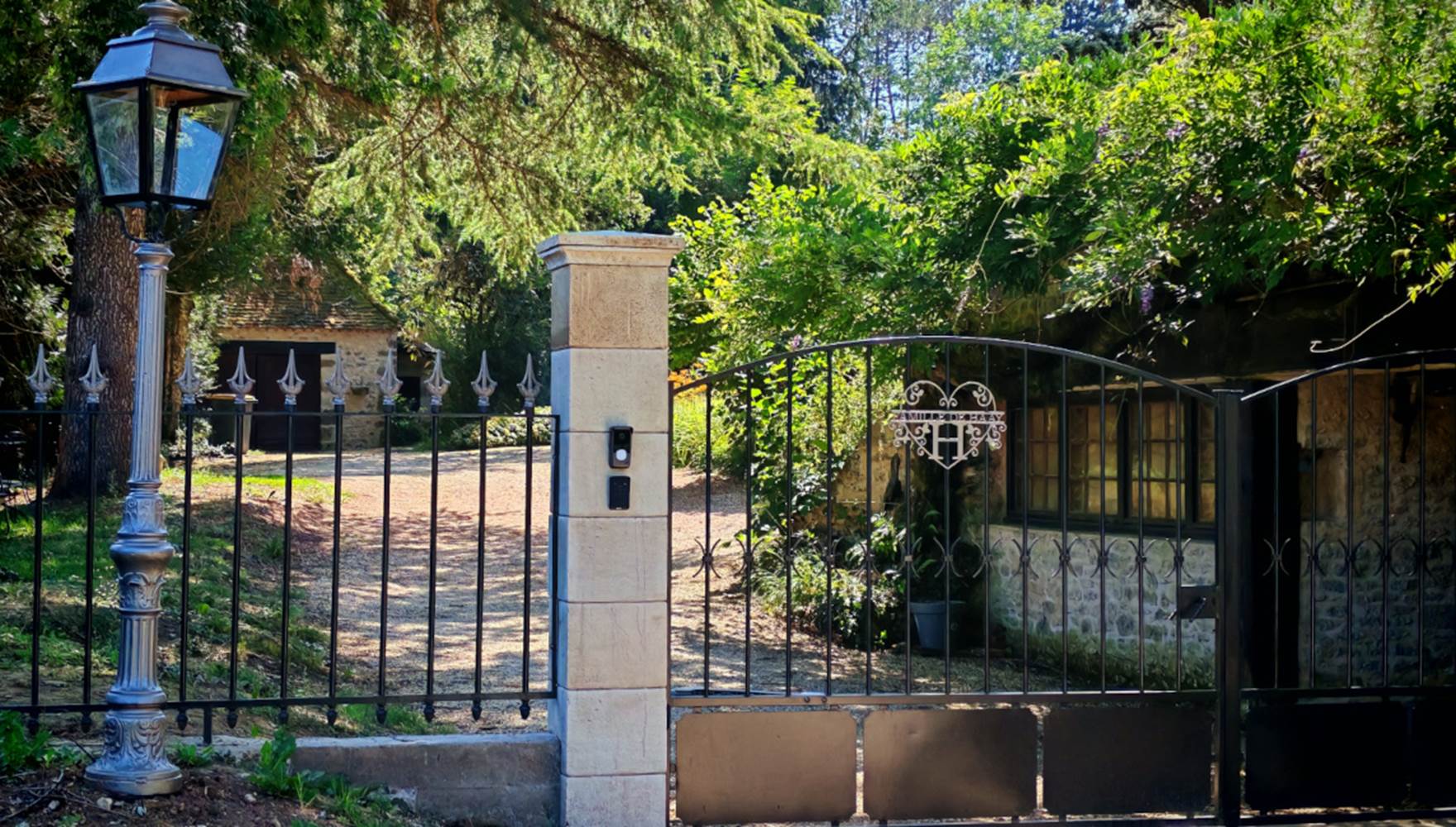 Bonfarto Locations main entrance