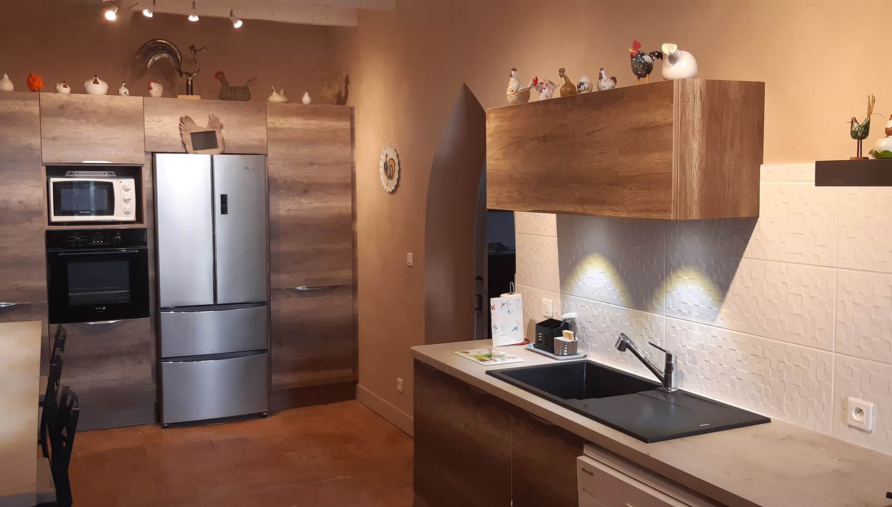 une cuisine toute équipée