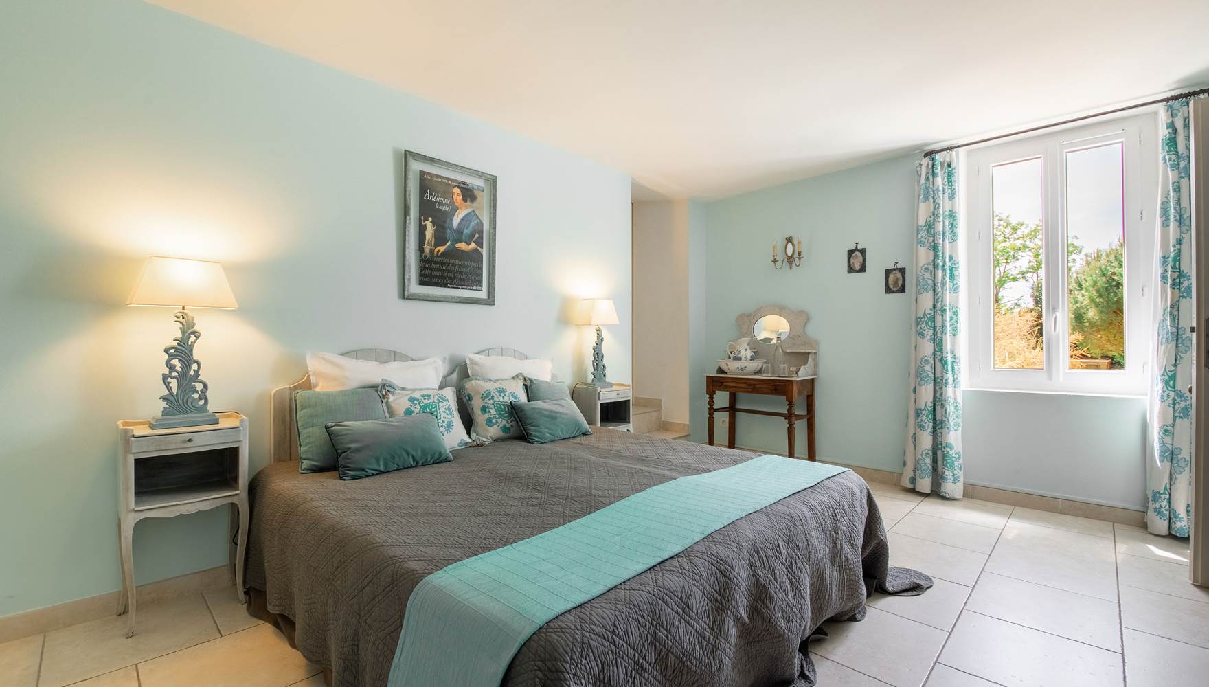 Mas-de-Martinet-chambre-Arles