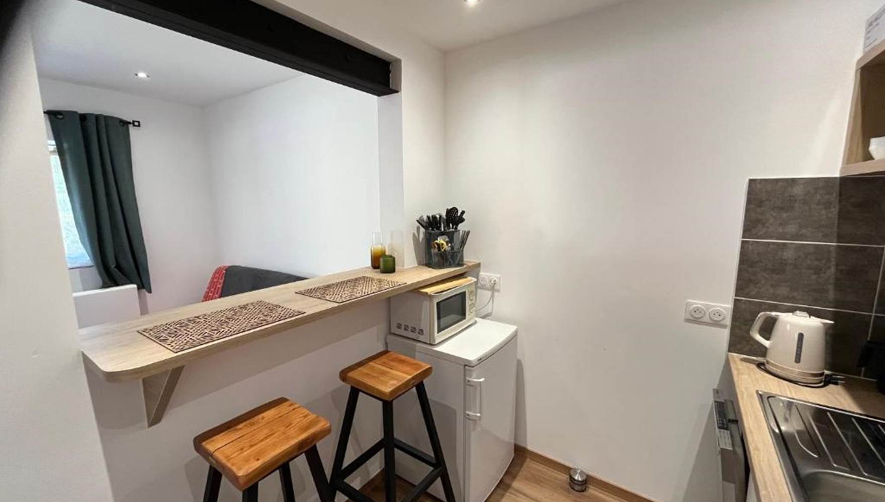 Bar ouvert sur le salon