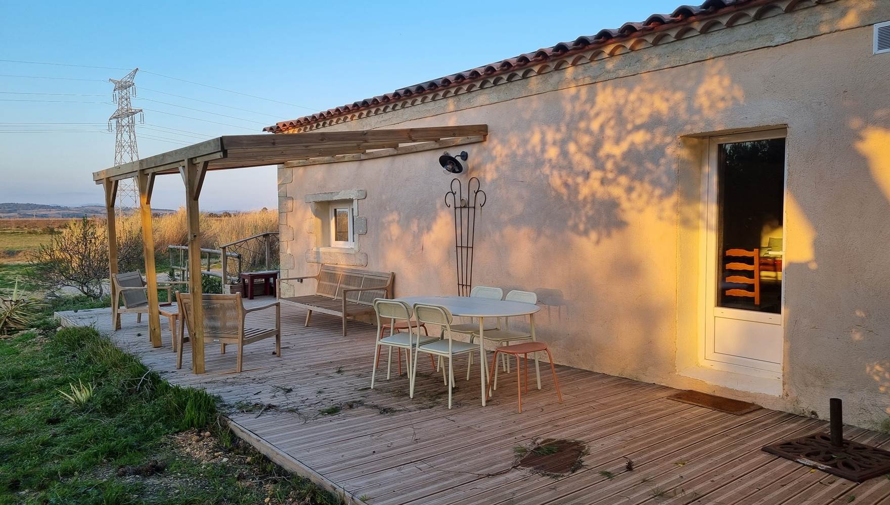 grande terrasse privée avec pergola 30m²