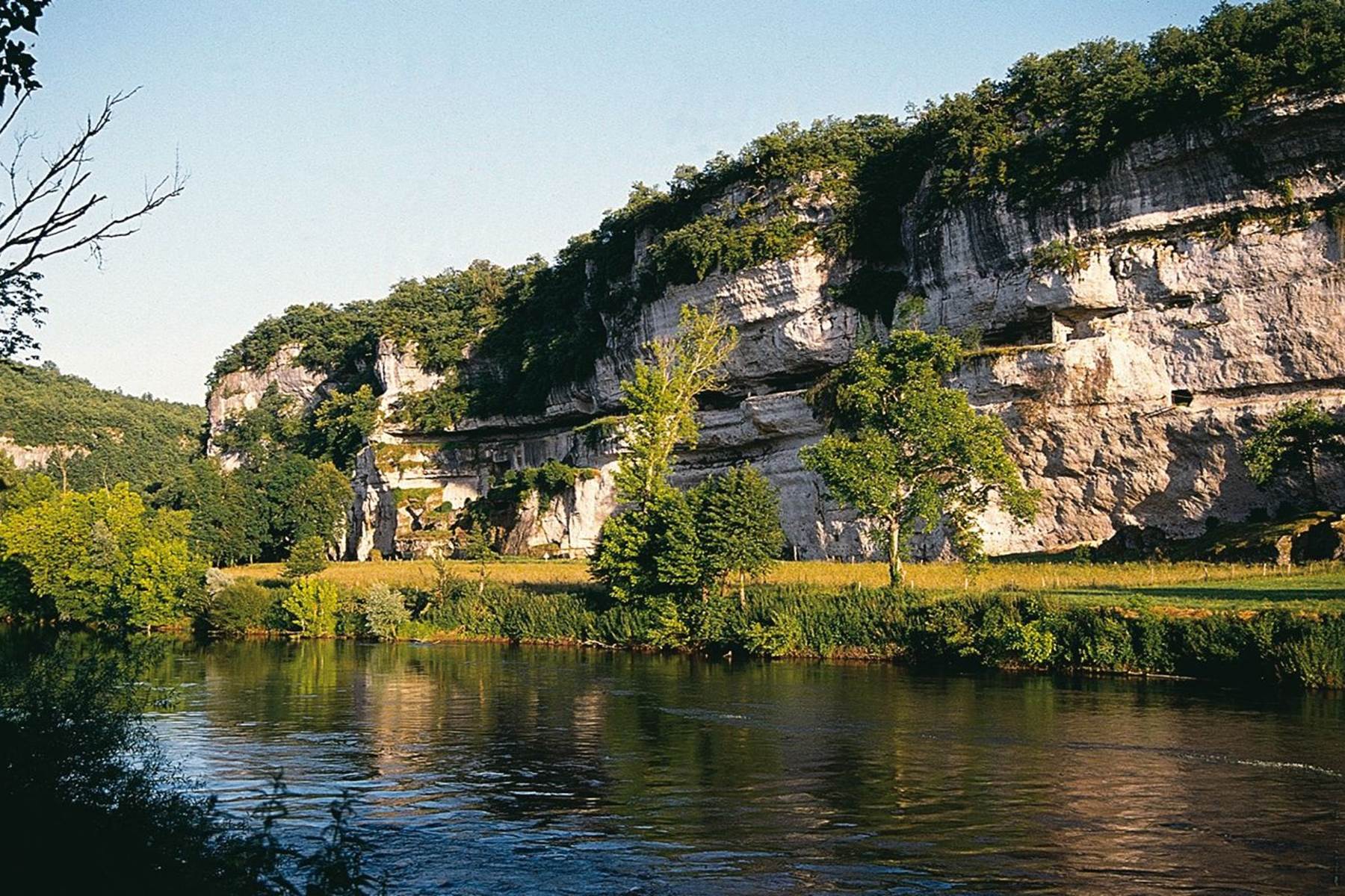canoë et site troglodyte de la Roque Saint Christophe