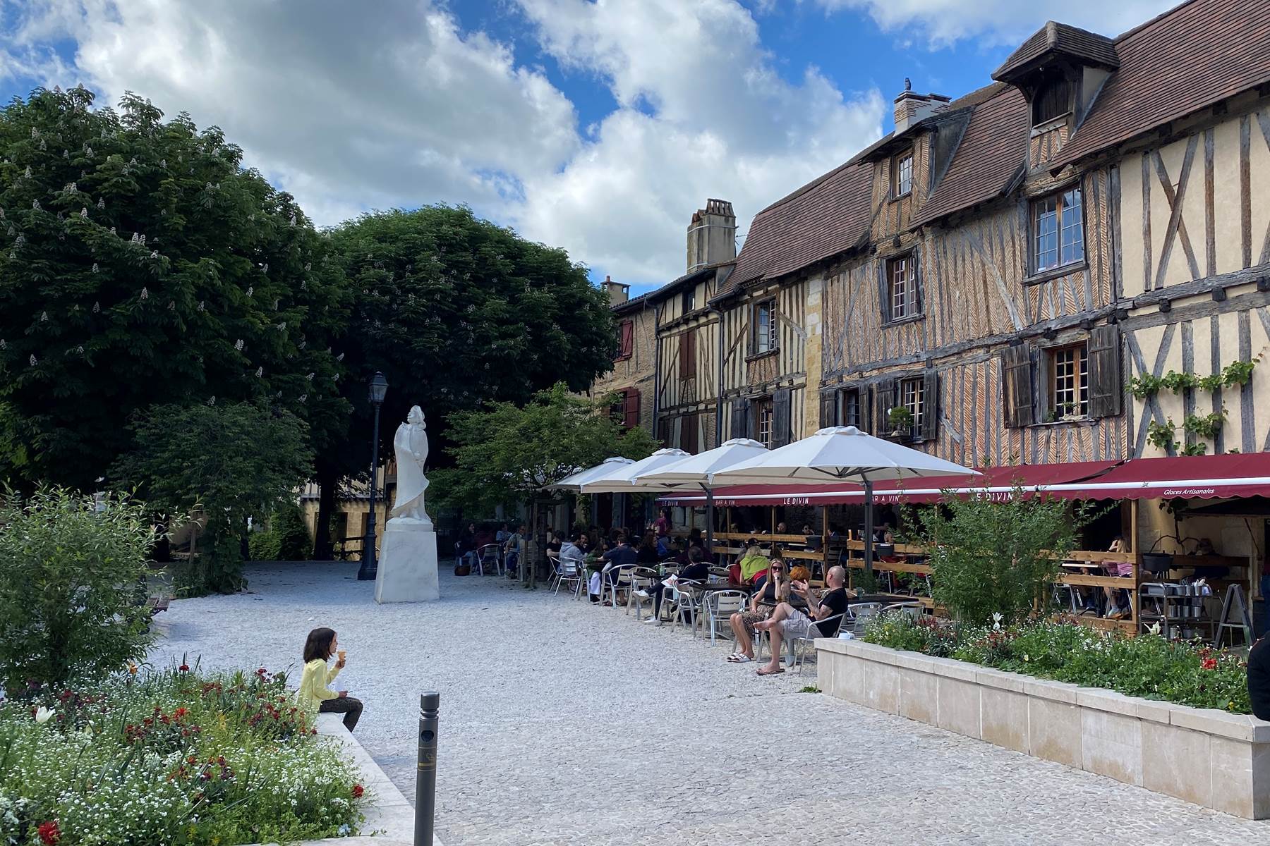 Place-Cyrano-Bergerac-visite-photo-page