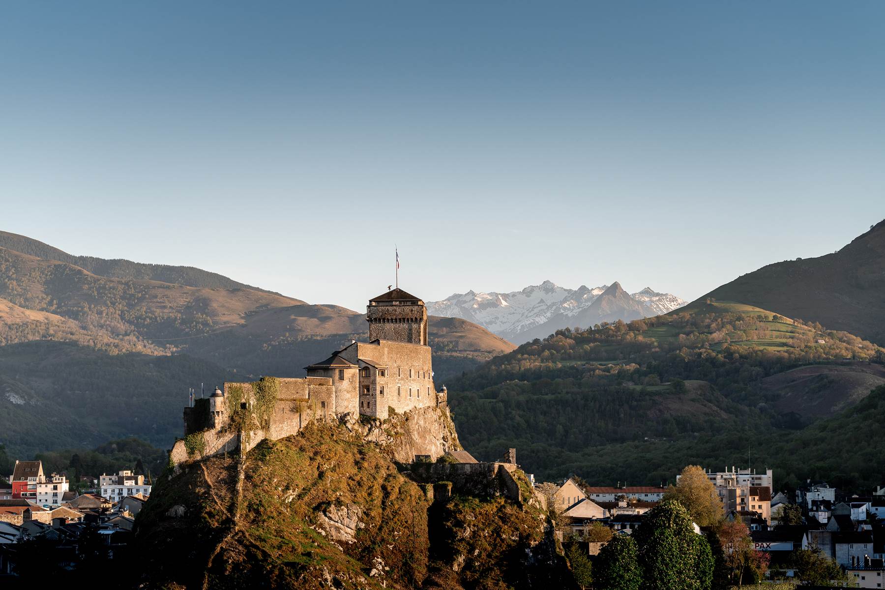 Chateau-Lourdes-visite-Pyrénées-vue-panorama