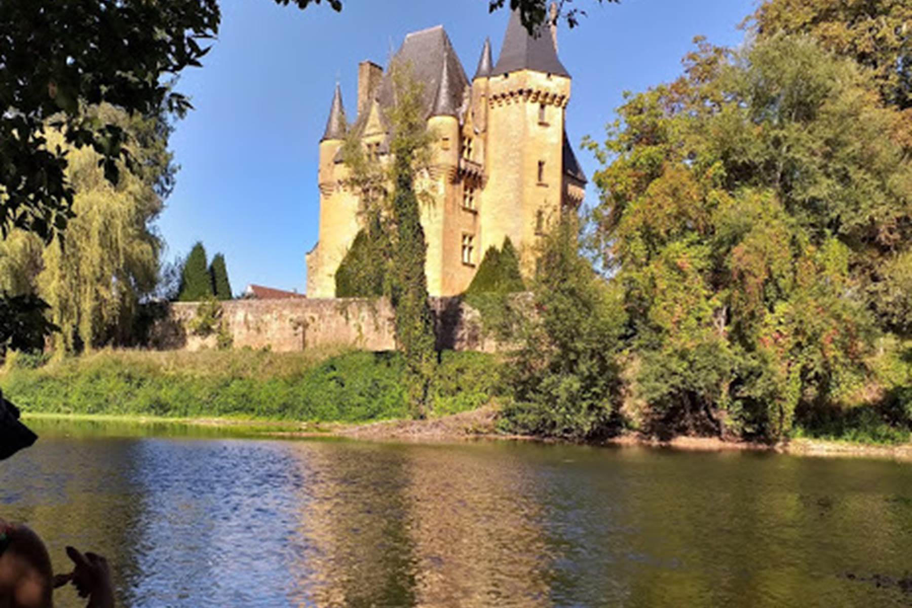 Château de Clérans, Saint Léon sur Vézère #canoefamily