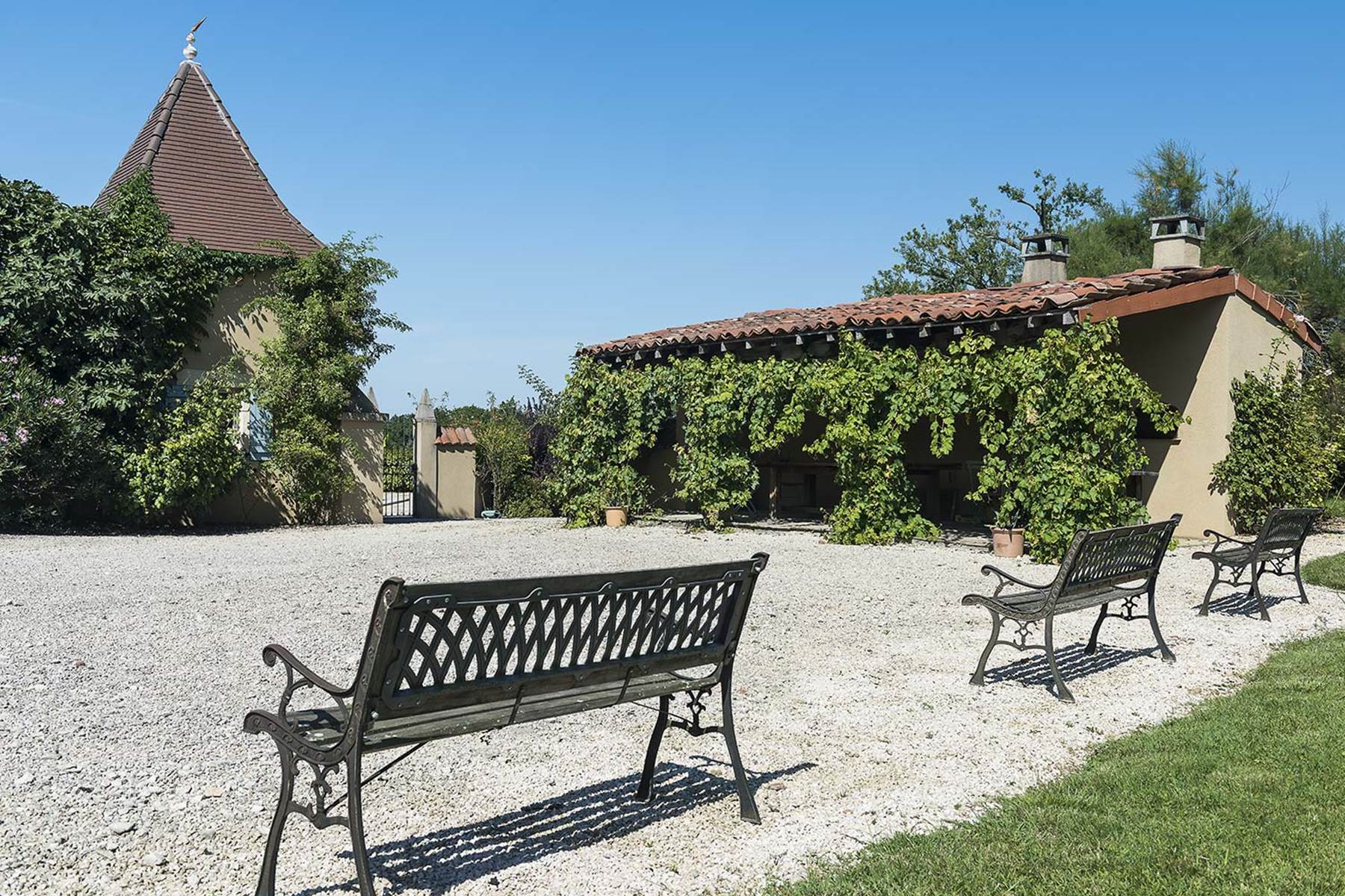 Manechal_Exterior_015-photo-page