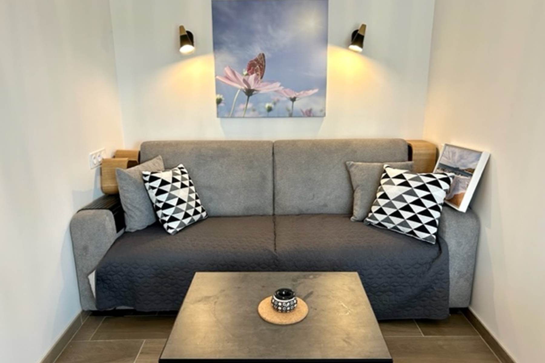 Canapé-lit fermé pour un séjour accueillant-photo-page