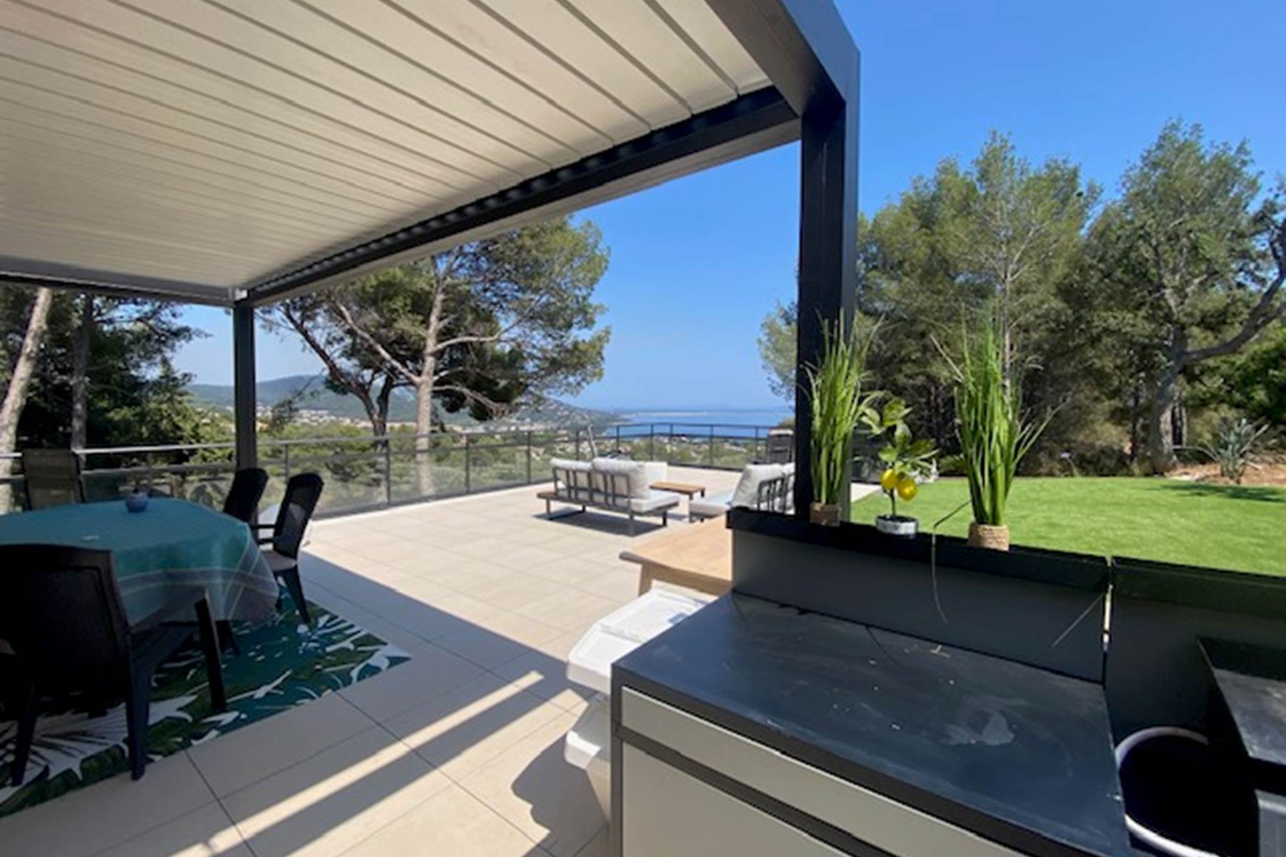 Pergola bio climatique et cuisine d'été-photo-page