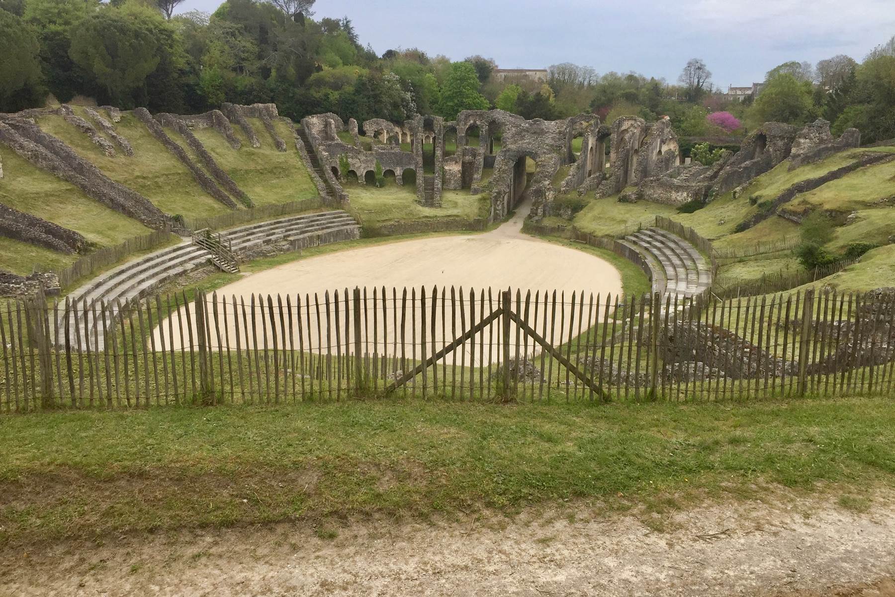 Saintes - les arènes-photo-page