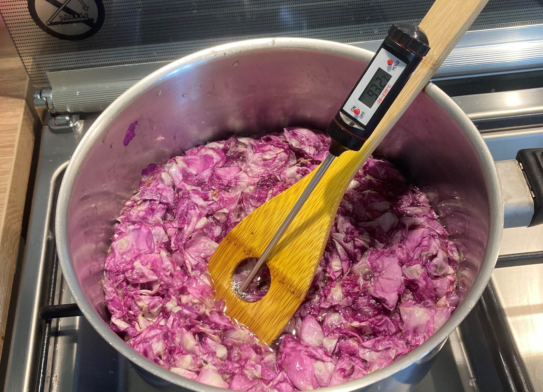 préparation confit de rose