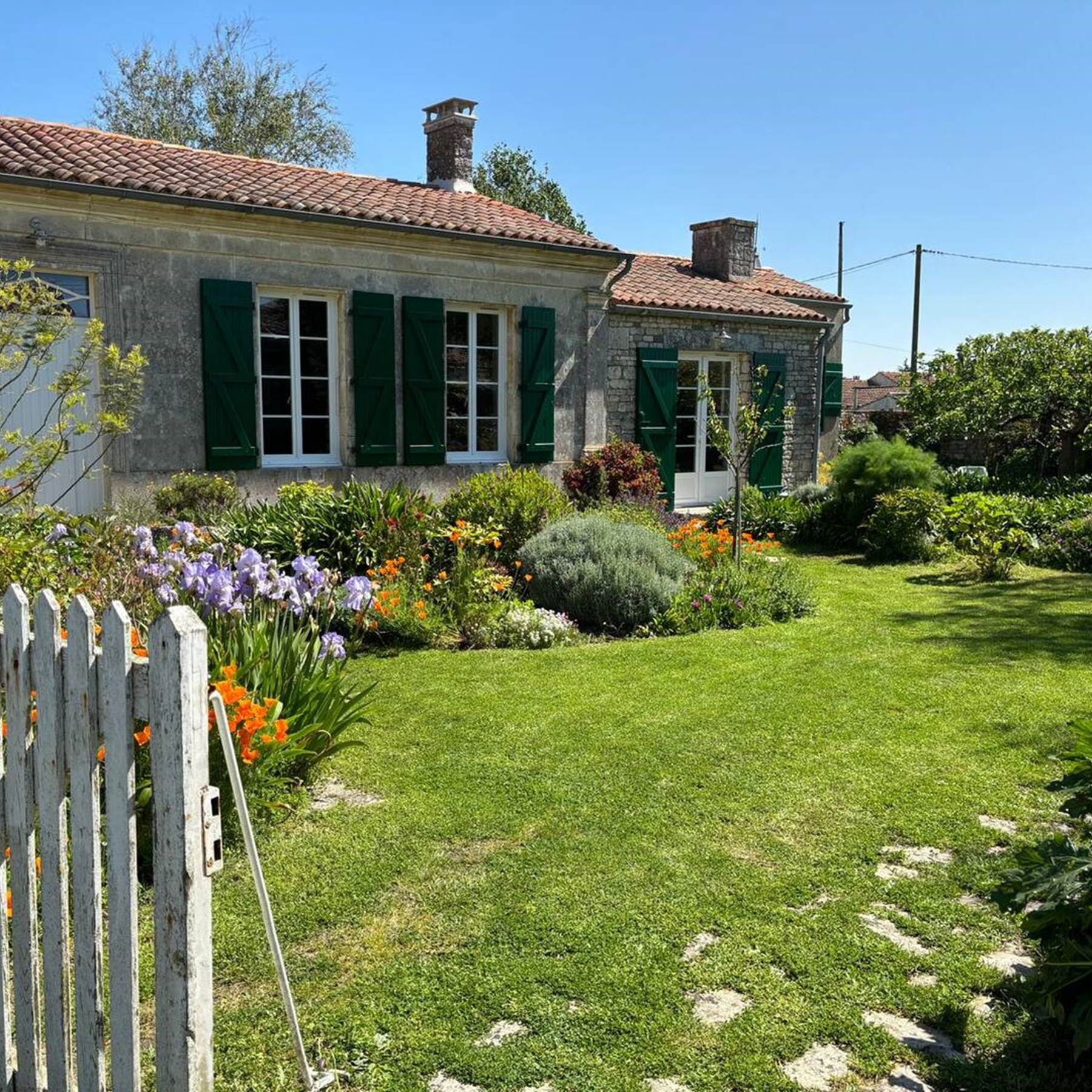 76145217-d877-409e-a870-ed53798dd9f4-galerie