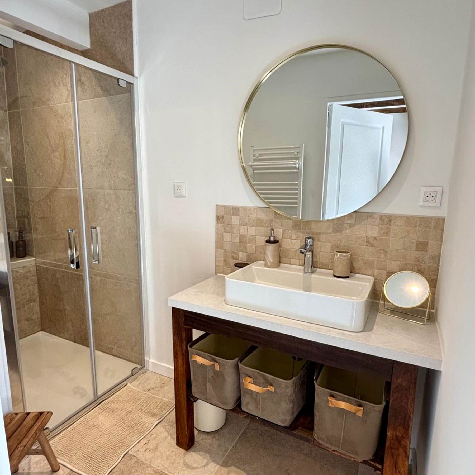 Rez de chaussée: Salle de bain-galerie