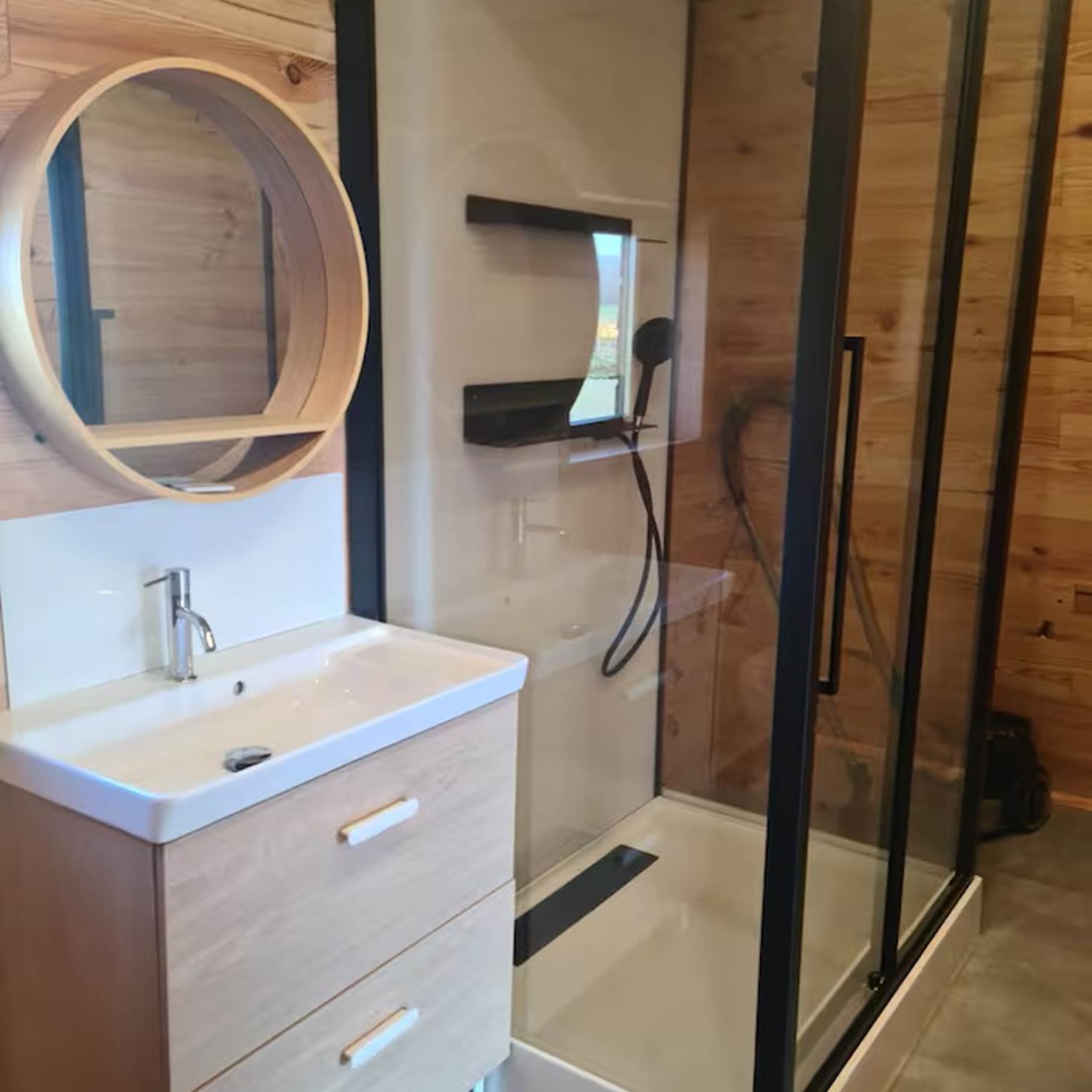 b97a5530-c013-4c18-ab70-3334ad22ebe0-galerie