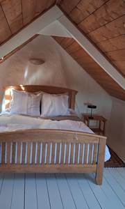 Petite chambre mansardée